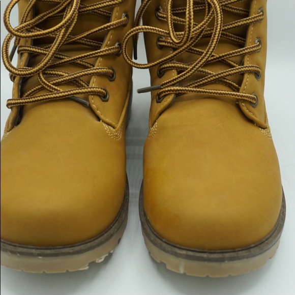 Tan Boots - Picture 4 of 6
